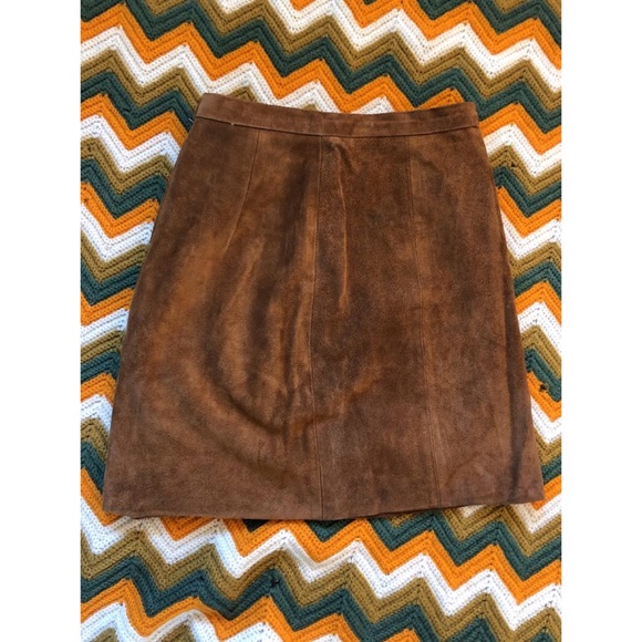 True Vintage 1970s Genuine Suede High Wasted Skirt - Picture 2 of 10